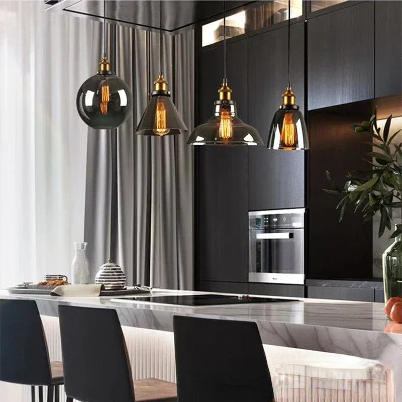 suspension lumineuse industrielle vintage ampoule filament verre transparent noir salon restaurant bar