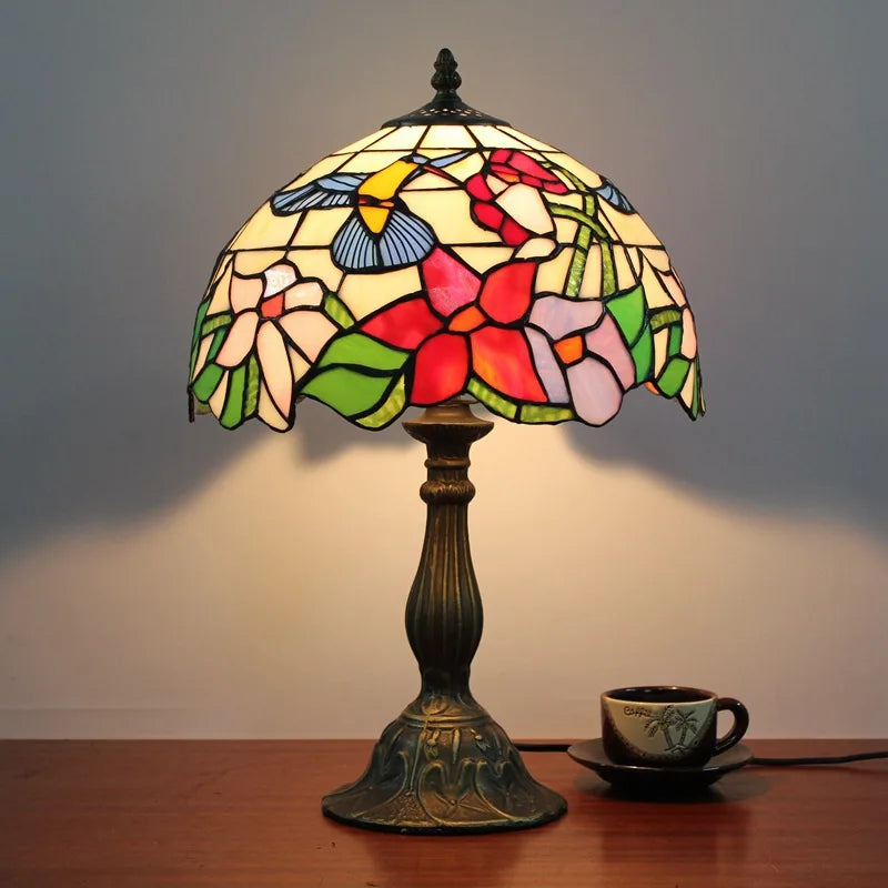 lampe table art nouveau multicolore motifs floraux tiffany abat jour vitrail base solide traditionnelle