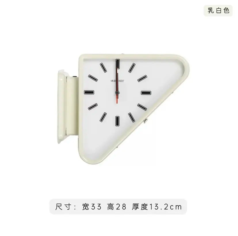horloge murale vintage rétro argentée rouge noire fleurs métal perforé