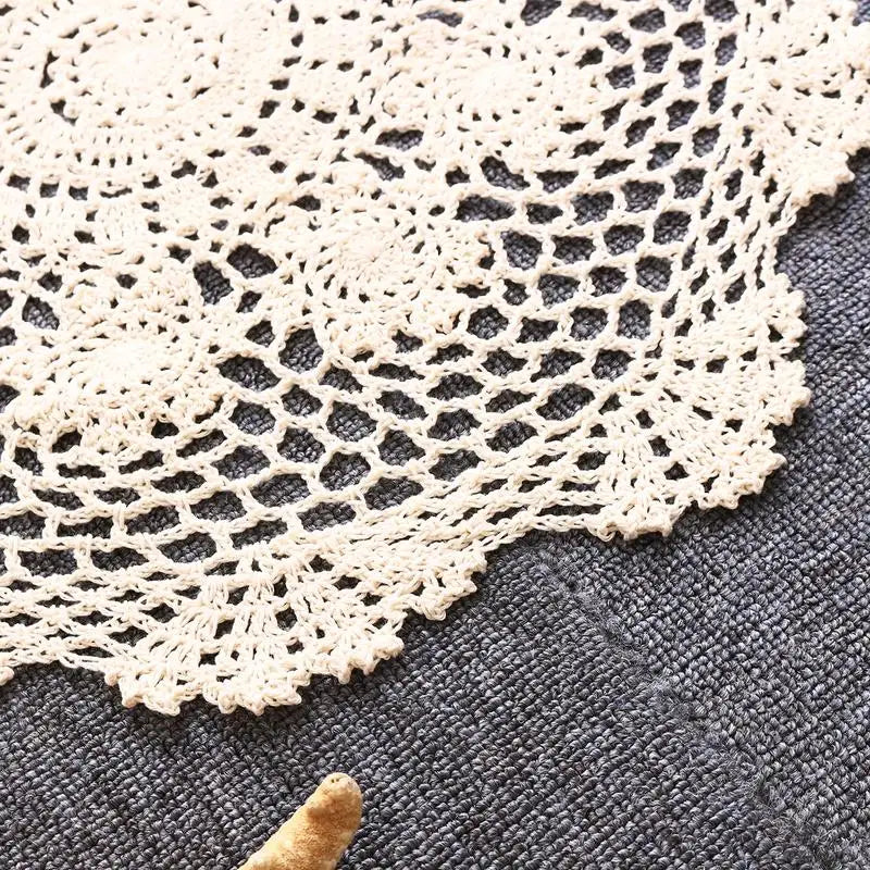 serviette table coton beige clair crochetée motifs floraux traditionnelle artisanale 40cm