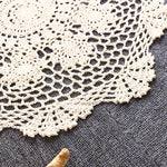 serviette table coton beige clair crochetée motifs floraux traditionnelle artisanale 40cm