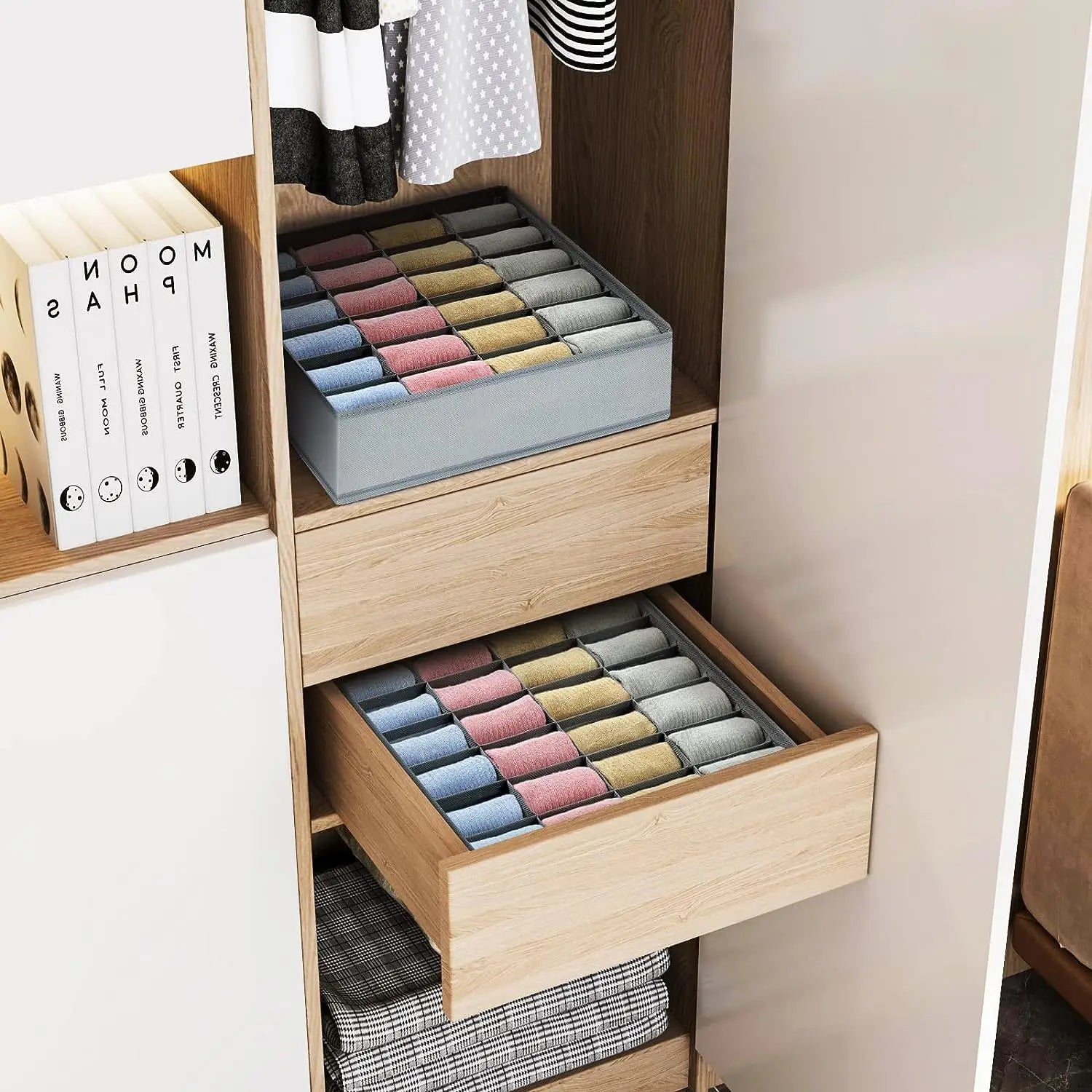 Boîte de rangement noire avec 20 grilles pour chaussettes