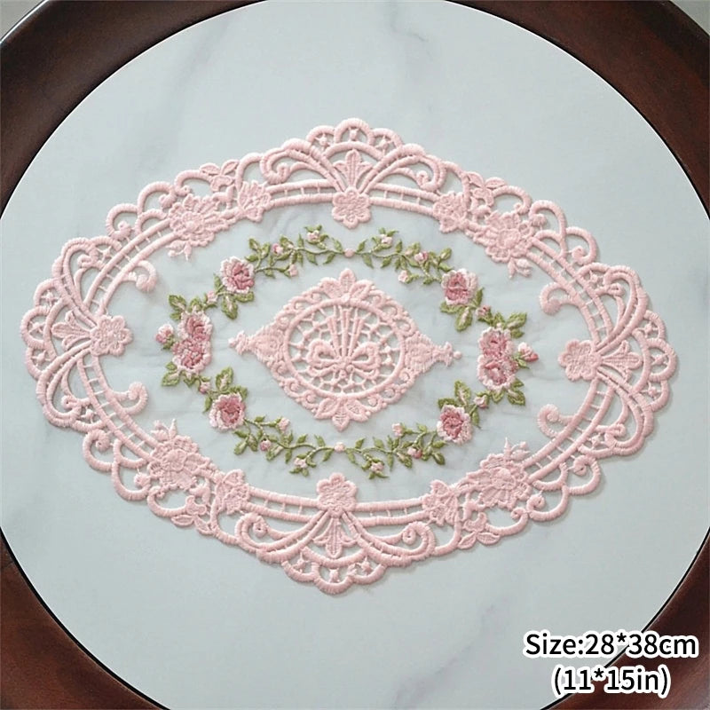 serviettes table vintage broderie florale dentelle rose blanc vert