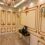 ornement mural bois blanc sculpture baroque fleurs motif classique décoration maison ancien décor
