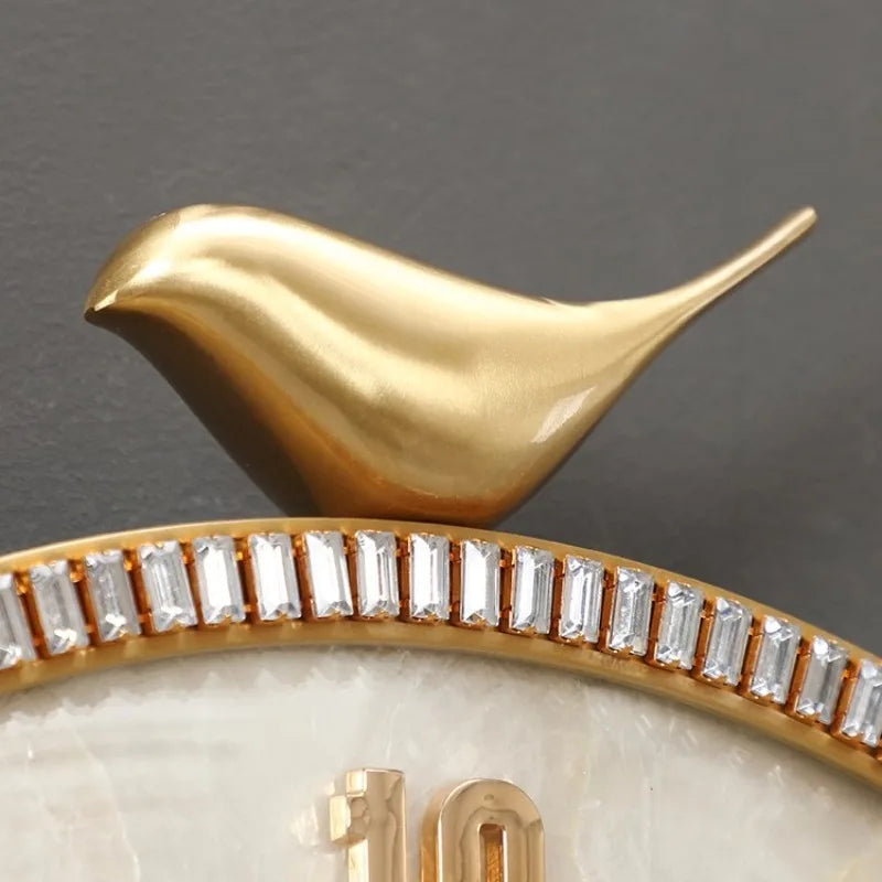 horloge murale moderne or blanc motif marbré cristaux oiseau chinois