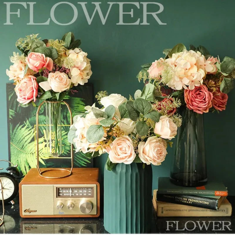 bouquet fleurs artificielles roses blanches eucalyptus vase transparent ruban jute décoration maison vintage