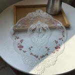serviette table vintage brodée dentelle beige clair rose pâle vert clair 44x31cm