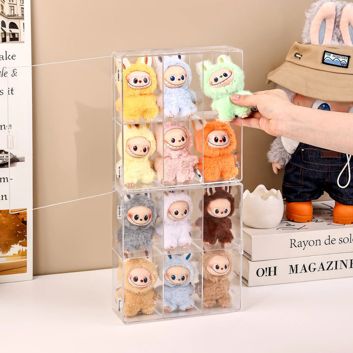 rangements opaques compartiments divers figurines animaux peluche cartoon jaune gris vert orange marron bleu