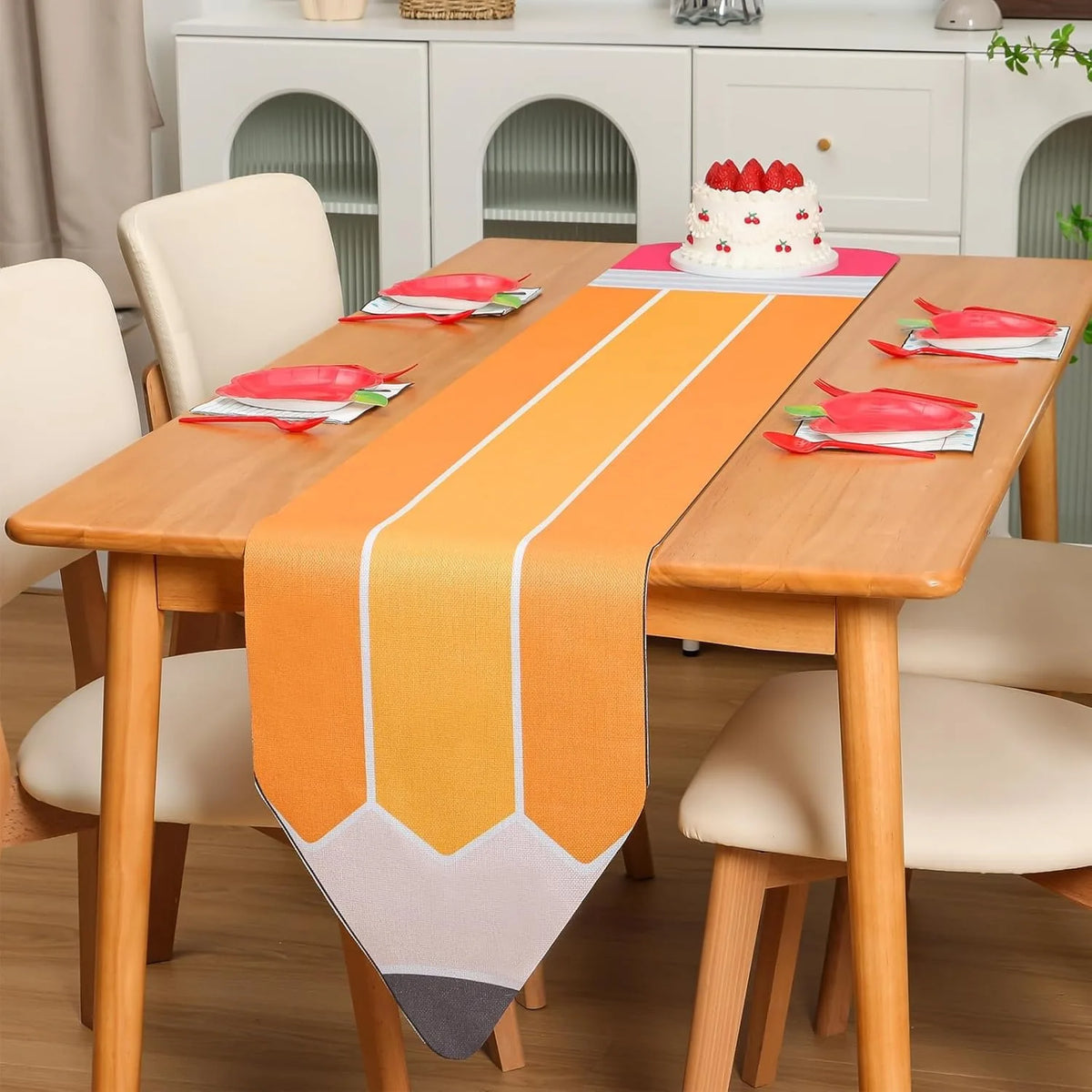 nappe chemin table motif crayon orange jaune rose rentrée scolaire décoration enfant anniversaire festive