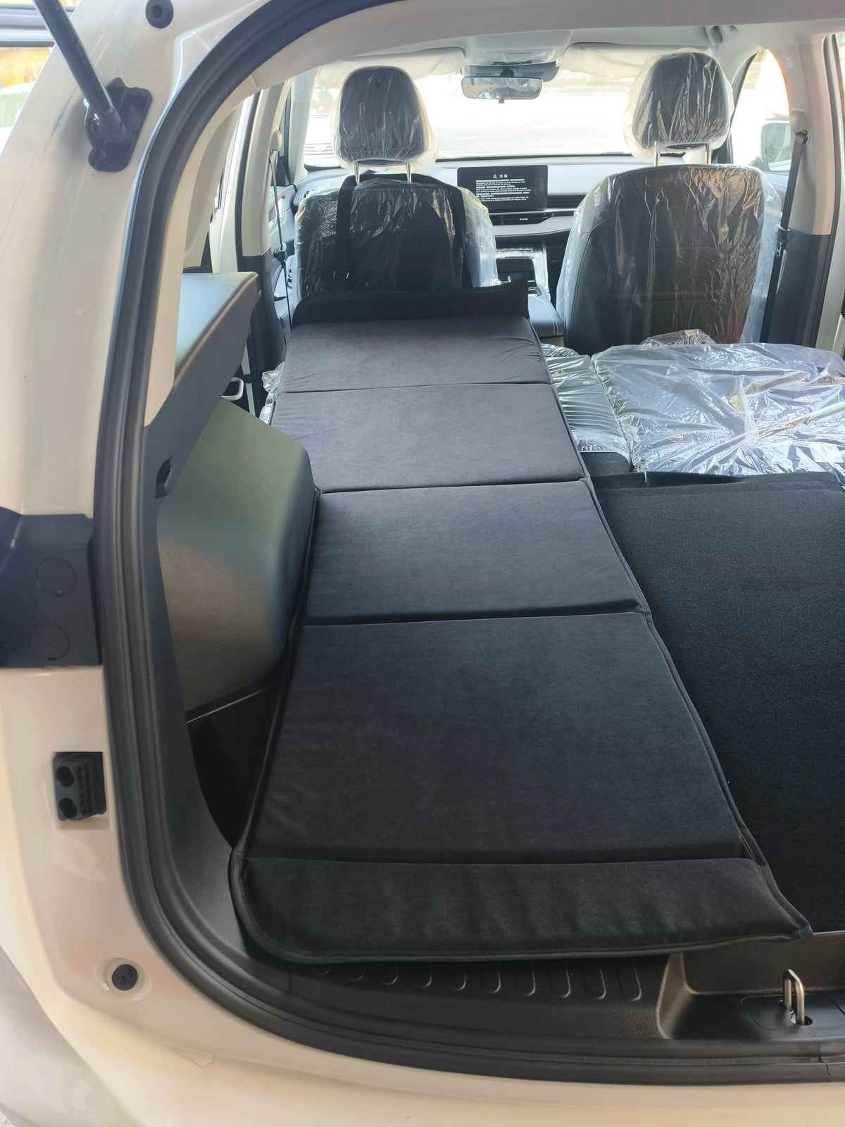 tapis sol pliable moderne noir gris tapis auto doux pratique fixations poignées