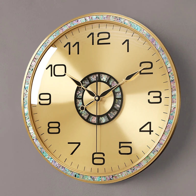 horloge murale moderne or blanc iridescente motif brillant élégante aiguille cadran métal