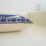 taie d'oreiller brodée motif fleur circulaire blanc bleu décorative traditionnelle maison voiture