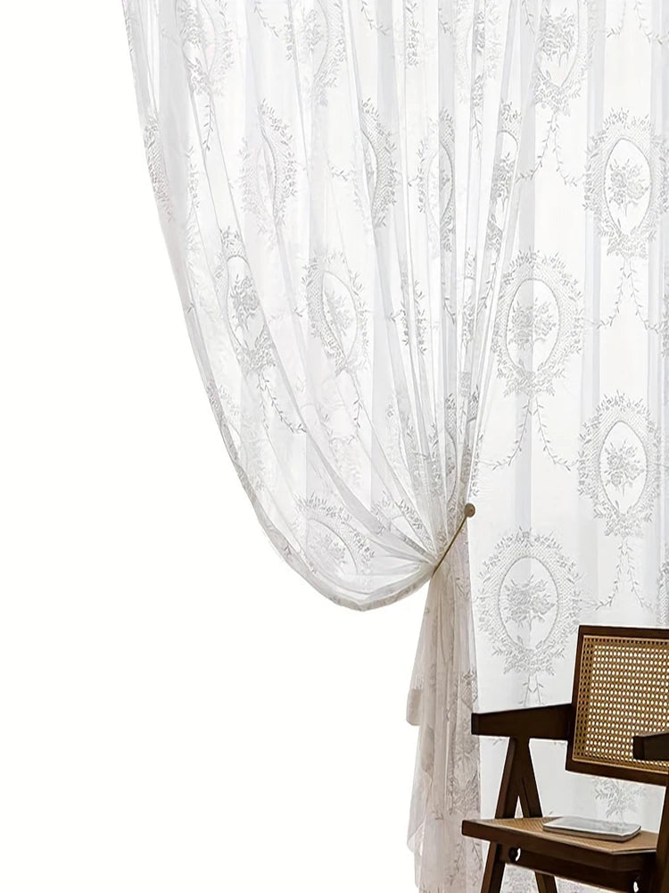 rideau floral polyester translucide champêtre blanc motif brodé vintage decoration extérieure