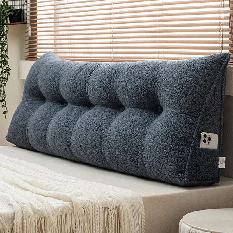 grand oreiller lit rectangulaire beige clair doux moelleux boutons décoratifs