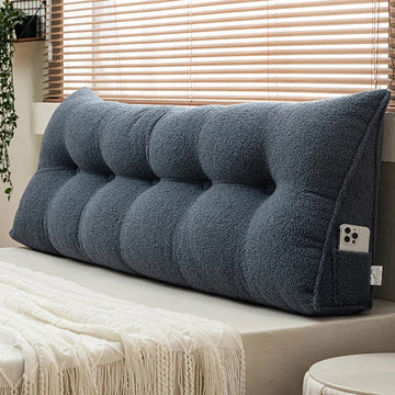 grand oreiller lit rectangulaire beige clair doux moelleux boutons décoratifs