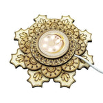 lampe décorative artisanale bois motif floral gravé or blanc vert bleu rouge