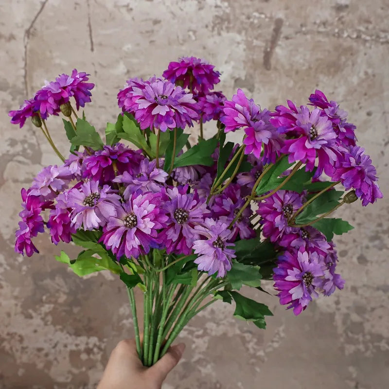 bouquets artificiels fleurs soie rouge violet blanc rose minimalistes intérieur decoration mariage anniversaire