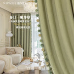 rideau vert clair rayures verticales moderne opacité pompons fenêtre chambre enfantshôtel