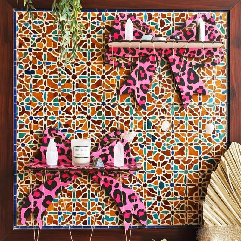 présentoir mural moderne bois rose léopard noeud clips métalliques bijoux décoration chambre fille salon