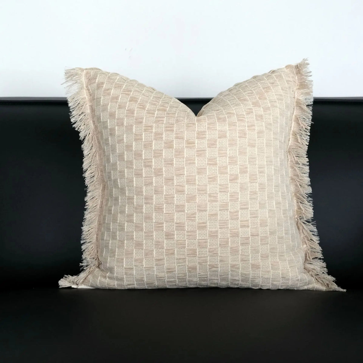 coussin décoratif géométrique moderne 45x45cm beige rayures lit salon decoration interieur adhesive