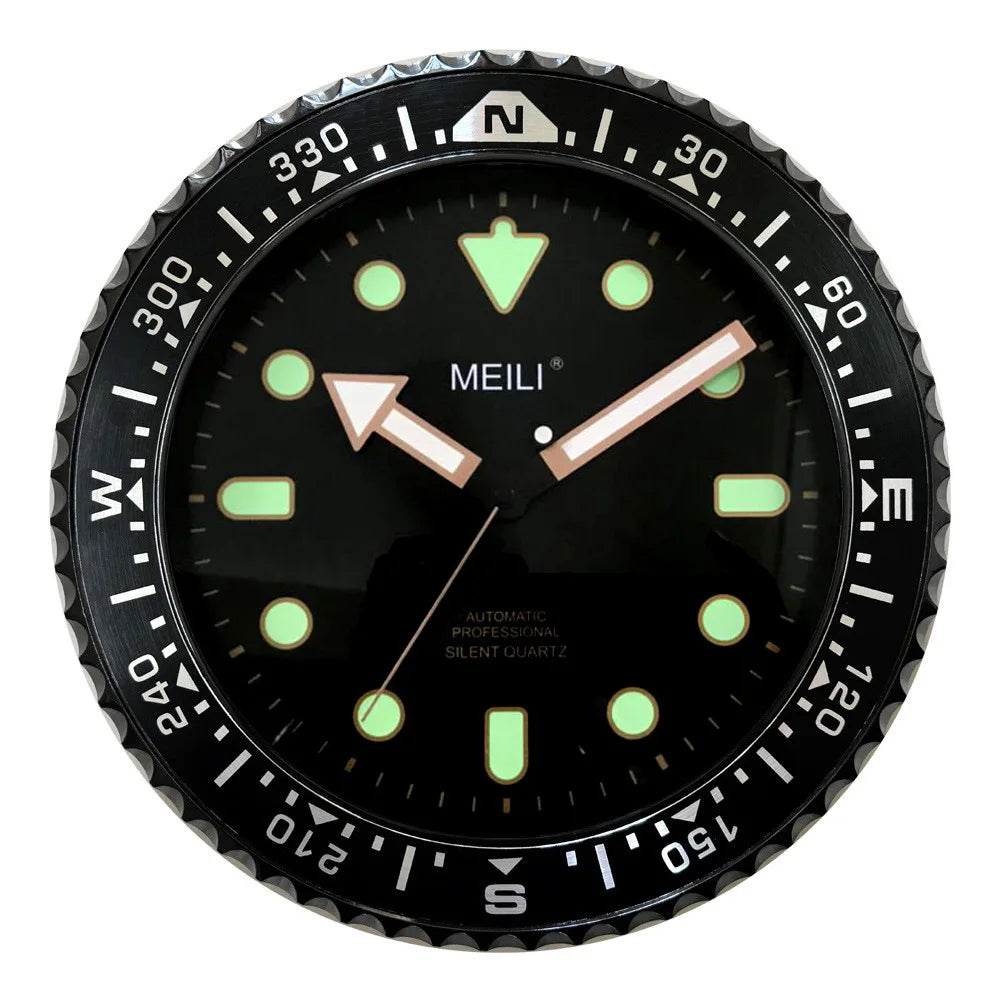 horloge murale quartz lumineuse marin cadran noir aiguilles colorées lunette graduée