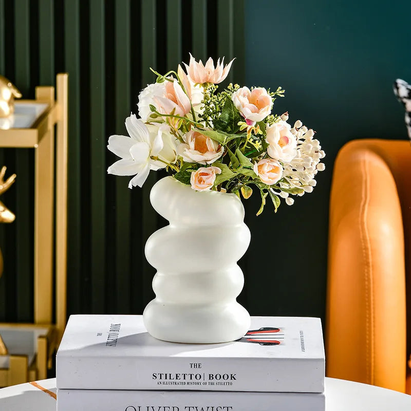 vase decoratif moderne blanc teal forme ondulée fleurs artificielles salon chambre coucher decoration maison