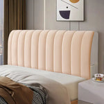 Installation facile de la housse de protection sur une tête de lit standard