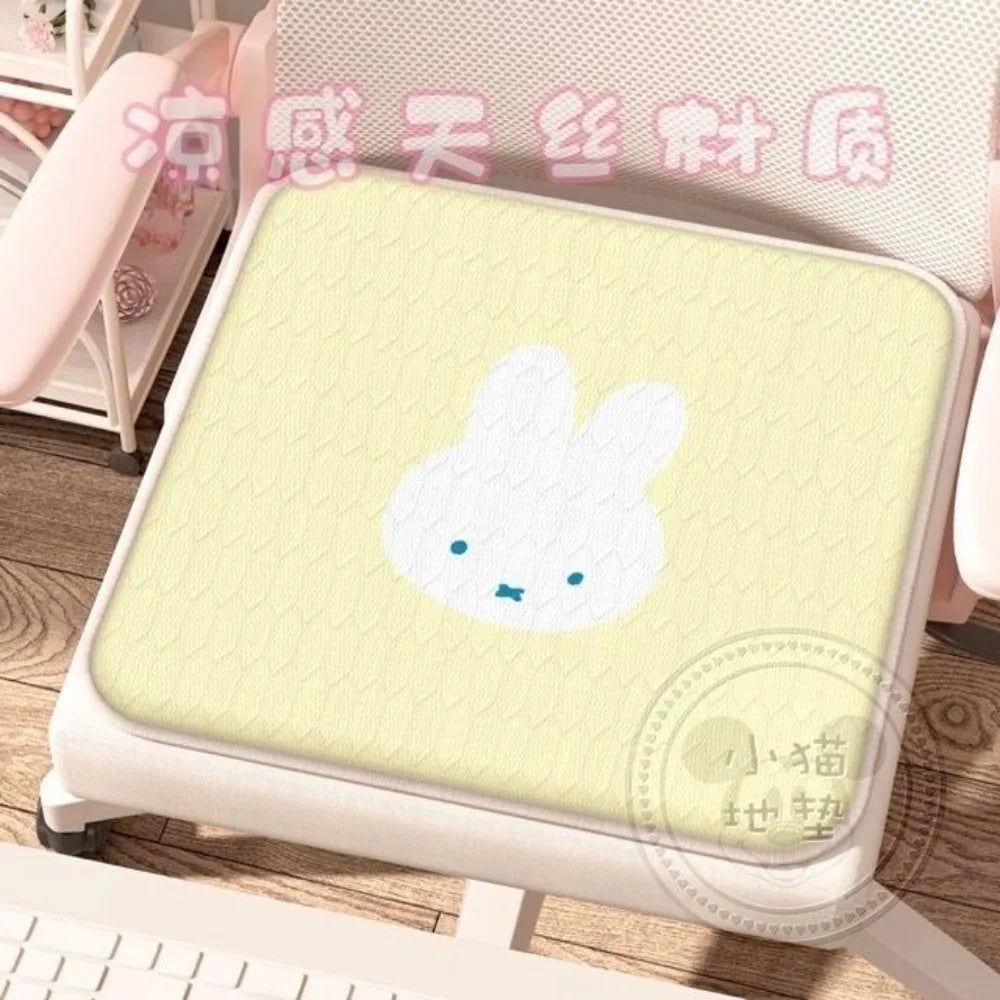 coussin chaise miffy rose jaune bleu vert motif lapin texture moderne