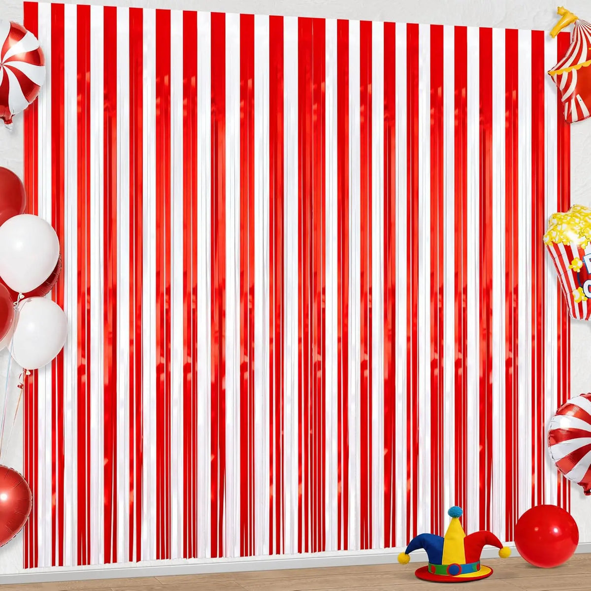 rideaux franges métalliques rouge blanc motif rayures décoration cirque fête anniversaire mariage événement