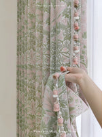 rideau floral opaque polyester brodés vert pastel rose pâle classique rubans boules déco