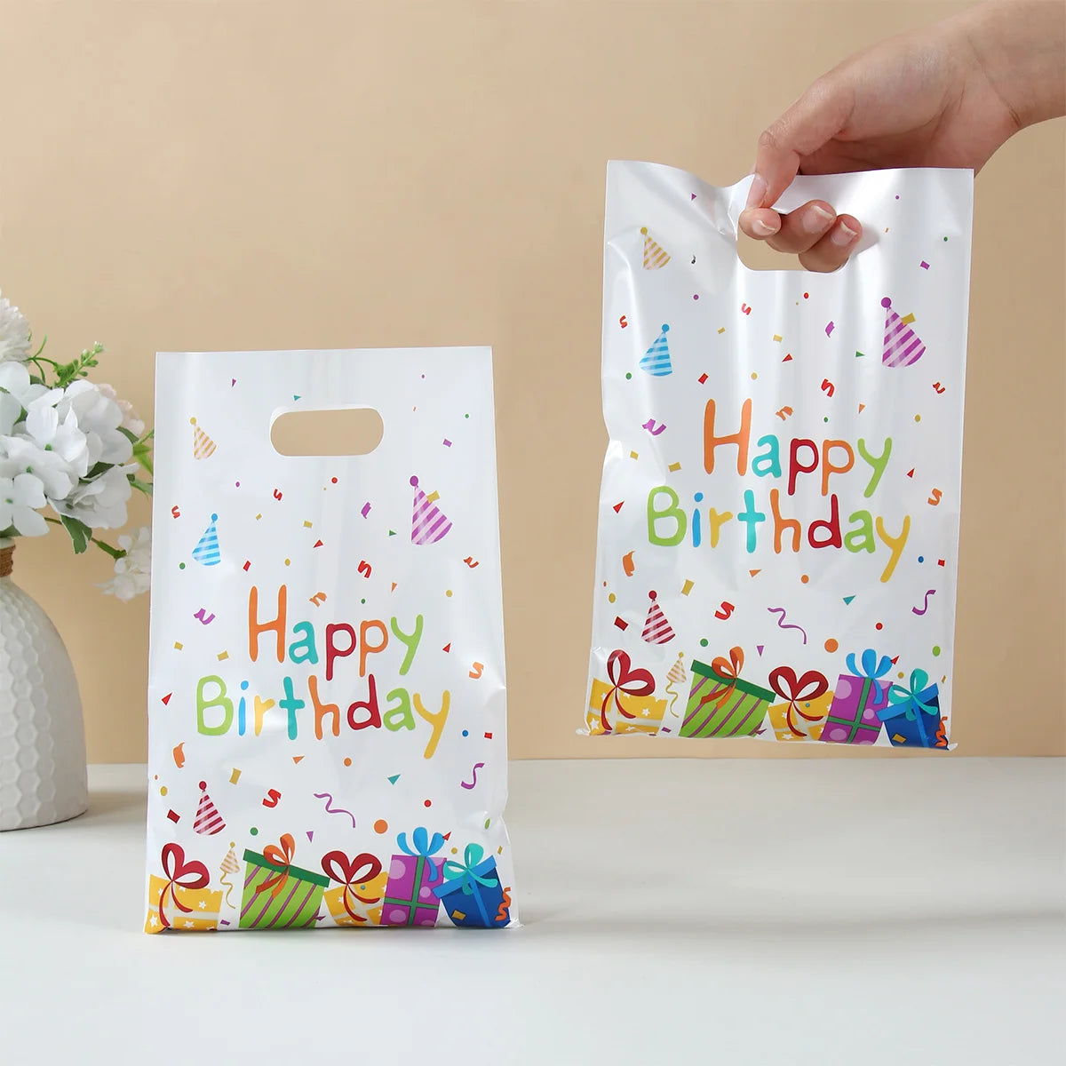 sac cadeau happy birthday blanc imprimé confettis poignée détachable fournitures fête d'anniversaire