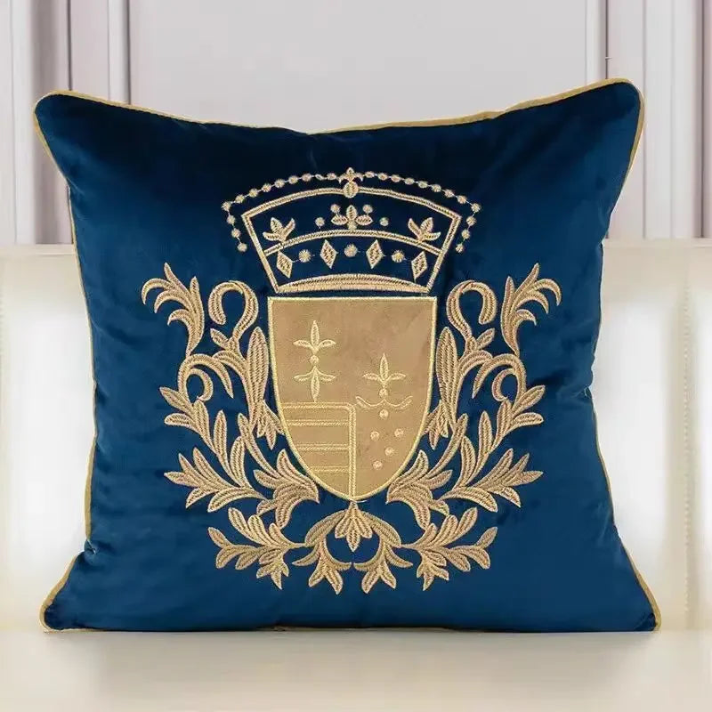 housse coussin brodée doré lys couronne élégante noir bleu marine décorative canapé sofa chambreôtel