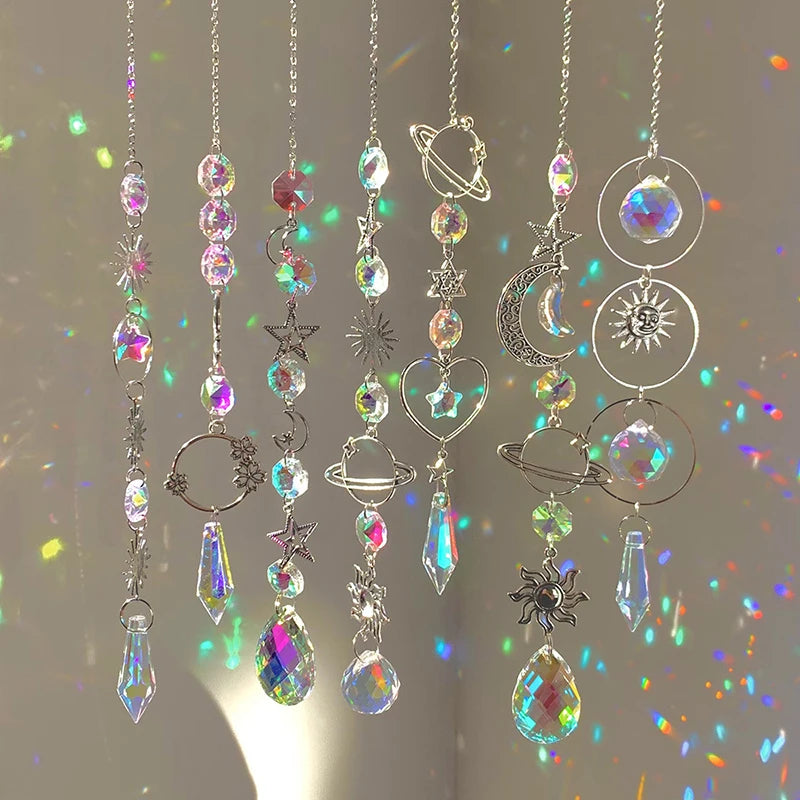 décoration murale cristal transparent multicolore lune soleil étoiles coeurs artisanal