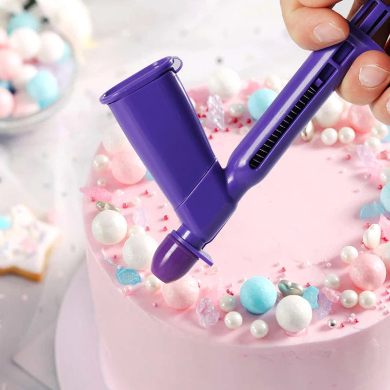 outil décoration gâteaux applicateur glaçage dorées argentées embouts variés modernes sugarcraft desserts