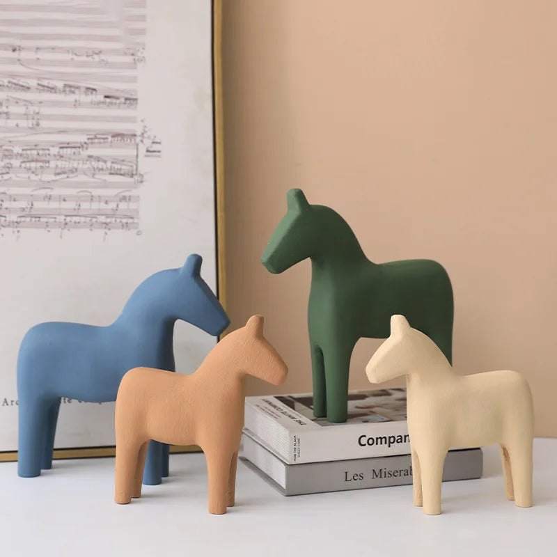 décorations maison figurines chevaux bois couleur marron rouille minimaliste moderne figurines chevaux vert forêt