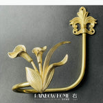 porte serviettes mural classique baroque fleurs stylisées doré fixations plaque fixation inclusOpaque