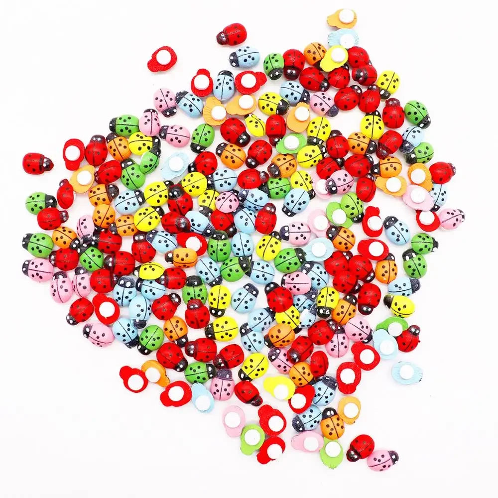 forme coccinelle adhésives rouges noires blanches décoration anniversaire mariage fêtes enfants