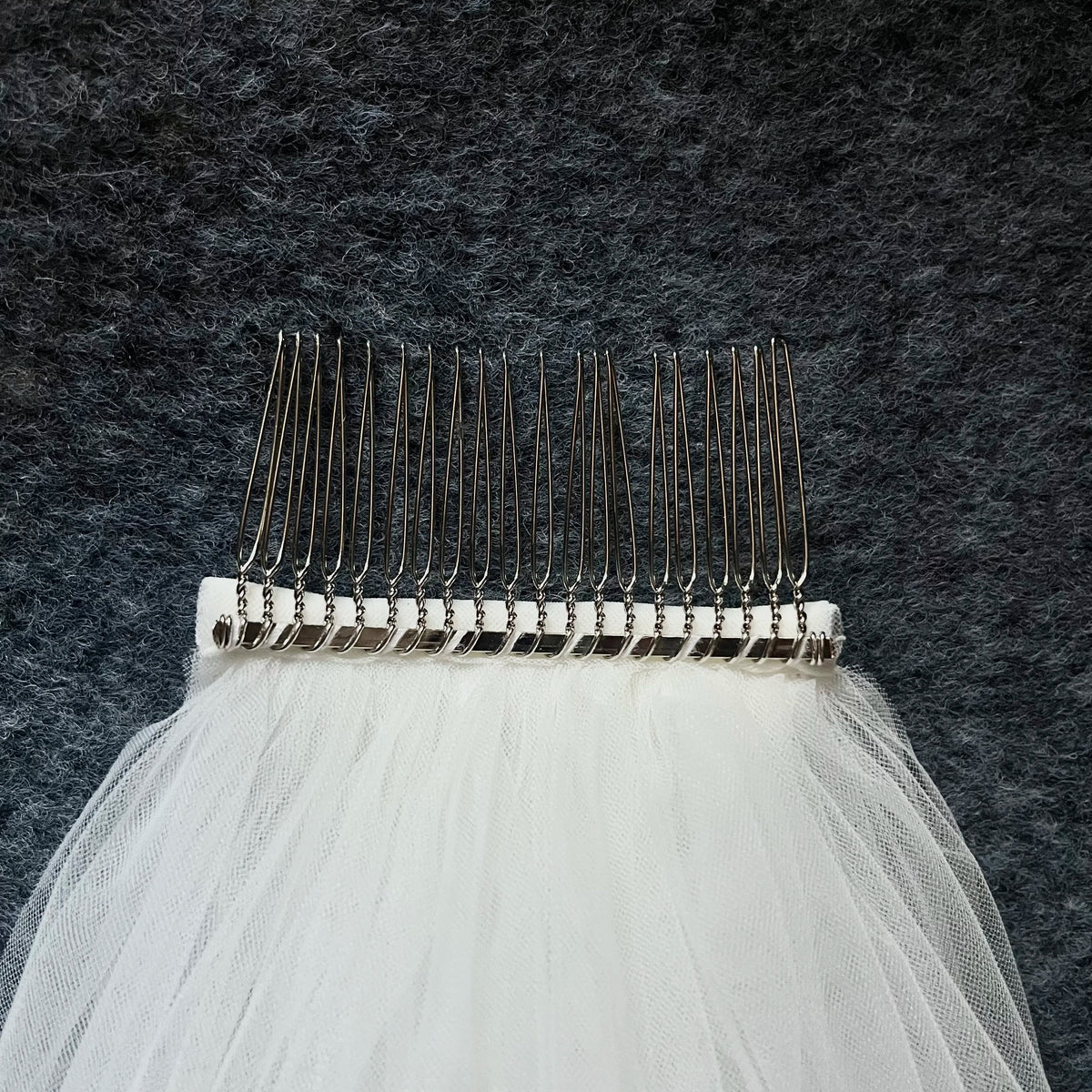 voile mariée dentelle blanche motifs floraux paillettes clips métalliques tulle doux classique off white