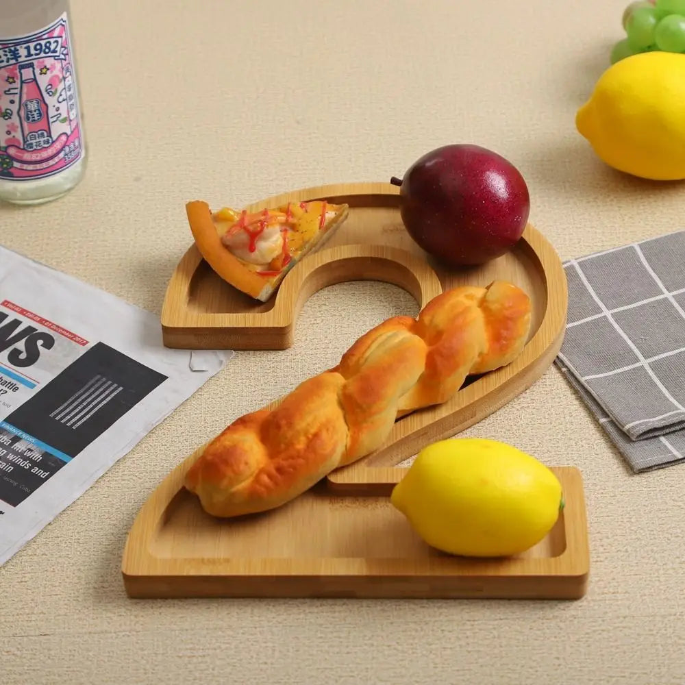 plaque chiffres bois moderne fruits gâteau pizza décor anniversaire bébé événement culinaire naturel minimaliste
