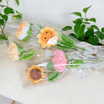 bouquet fleurs tricotées rouge jaune rose vert blanc anniversaire mariage décoration intérieure artisanal creative