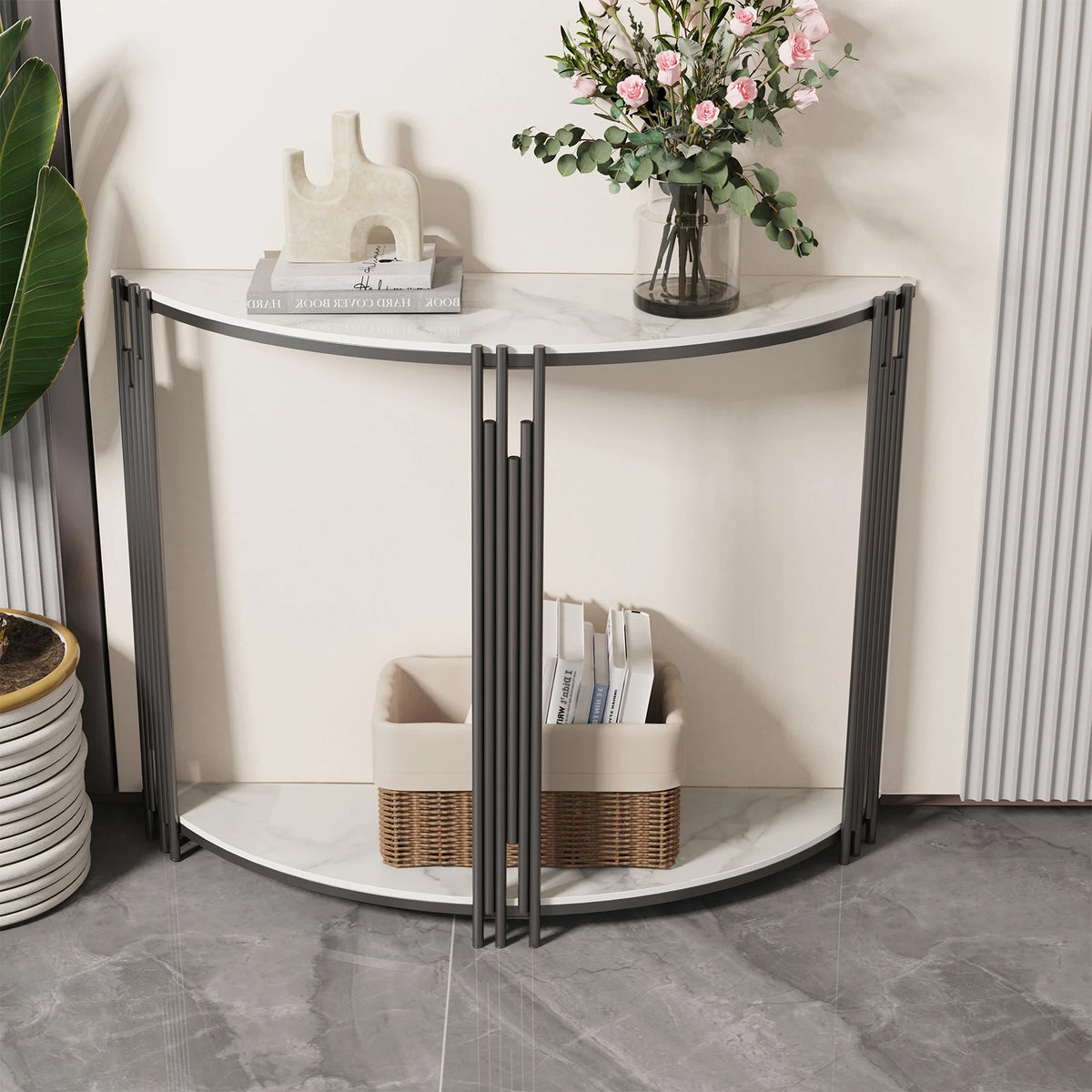 table d'appoint moderne métal fer gris vase fleurs artificielles livre lampe dorée ours peluche