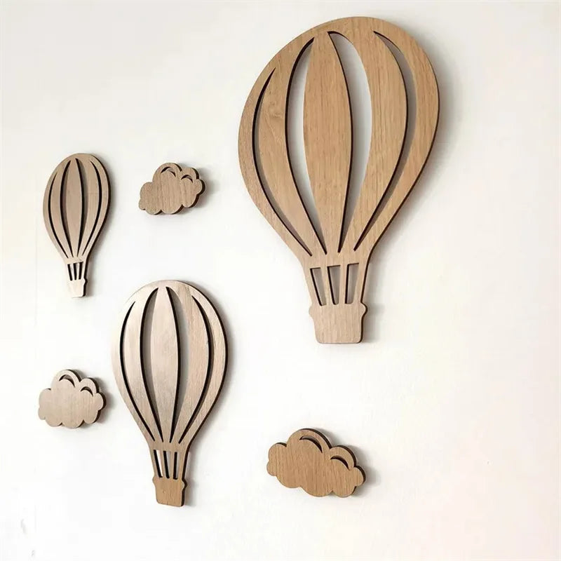 décorations murales bois ballons nuages adhésifs modernes minimalistes rayures horizontales naturelles chambre maison