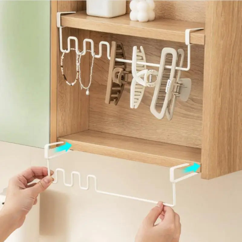 porte accessoires mural blanc clips rangement cosmétiques bouteilles verre bougies minimalistes