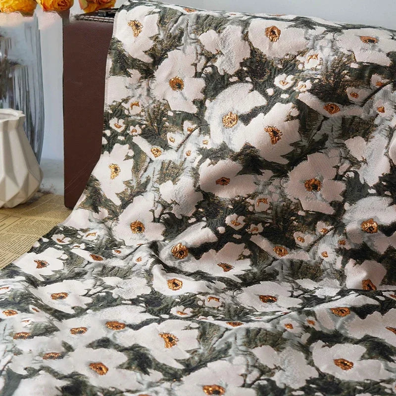 tissu polyester blanc gris doré fleurs jacquard opaque printemps automne décoration couture respectueux environnement