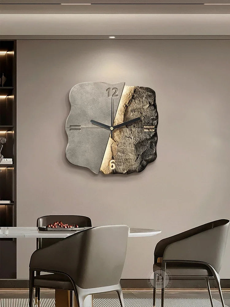 horloge murale moderne abstraite pierre trois dimensions gris beige marron fixée salon