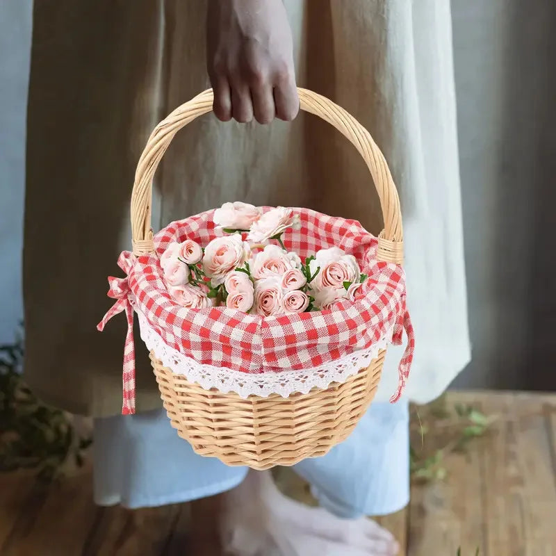 panier osier tissé réutilisable couleur rouge blanche motif carreaux rangement cadeau picnique respectueux environnement