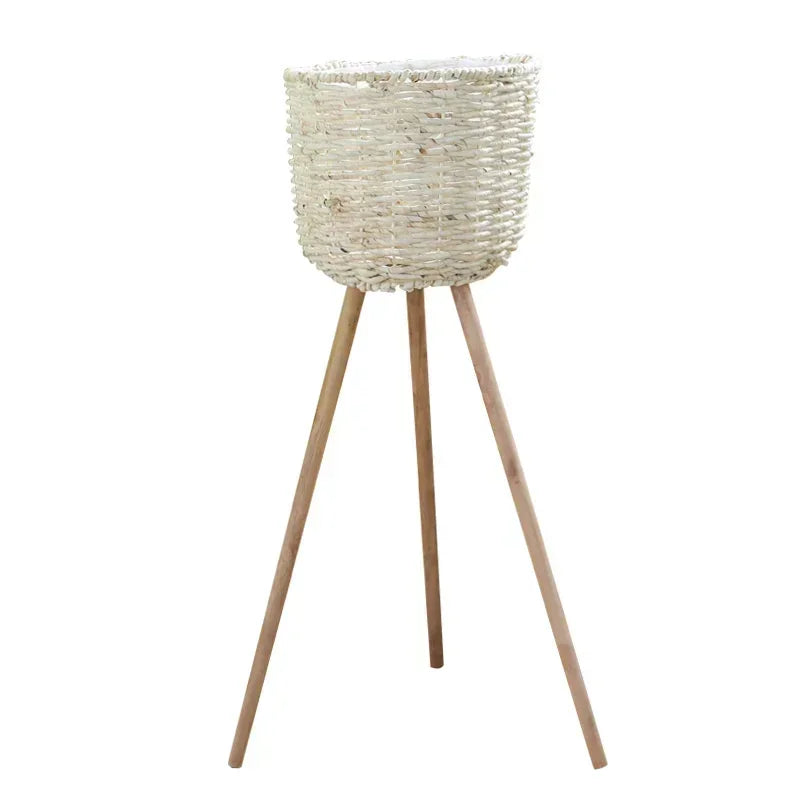 panier tressé pieds moderne rustique naturel bois clair plantation fleur décoration intérieure vintage autonome