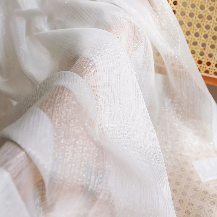rideau tulle blanc transparent rayures argent brillantes anneaux métalliques moderne salon chambre fenêtre maison