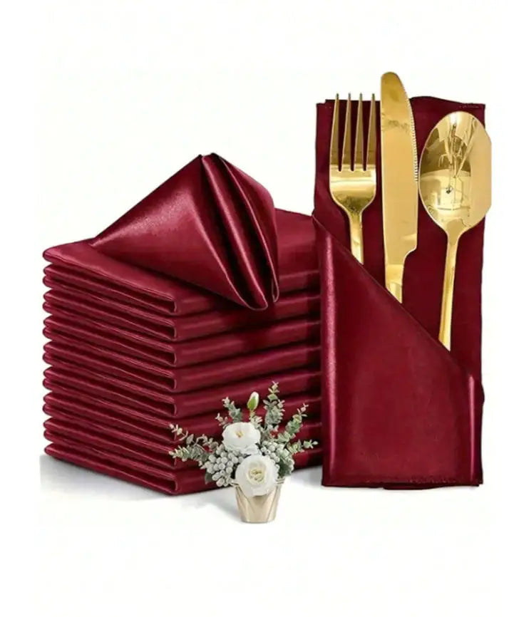serviettes table rouge bordeaux satinées classiques polyester événements festifs fourchettes couteaux cuillères dorées pack