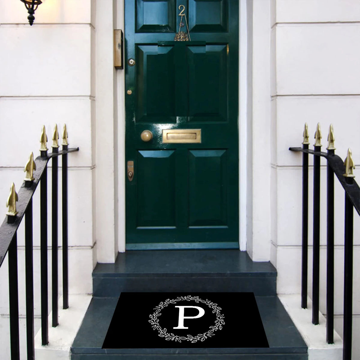 tapis porte personnalisé lettre noir bordure beige antidérapant classique